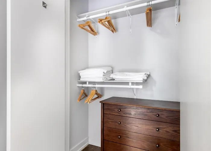 River N 1br W Gym Rooftop Nr L Parks Chi-321 Apartment
